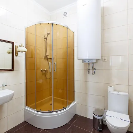 Hotel & 4*