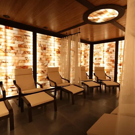 & Hotel 4*