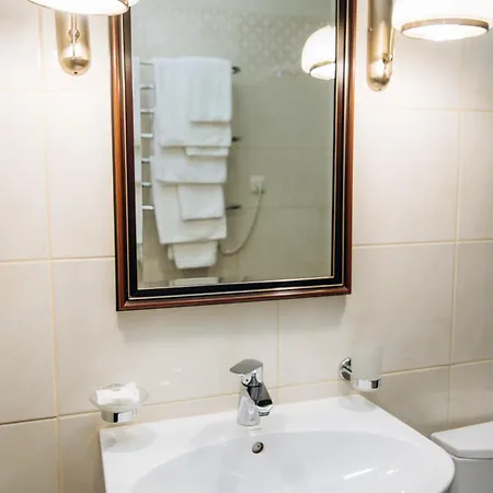Hotel &